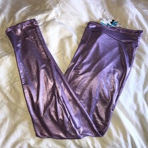 💜PURPLE METALLIC LEGGINGS⭐️